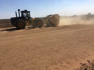 Impact compaction rollers were used on as much as 80% of the road distances to accelerate the treatment of large areas located in commercial maize farmlands