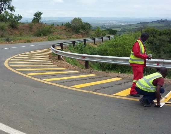 JG Afrika | Road markings in the Free State
