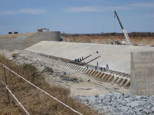 Dikgatlhong Dam spillway under construction, Botswana | JG Afrika